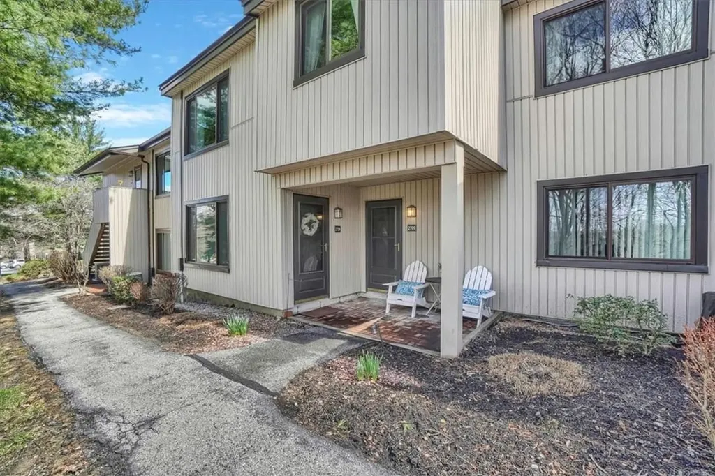 2709 Pine Cone Court Poughkeepsie NY 12603