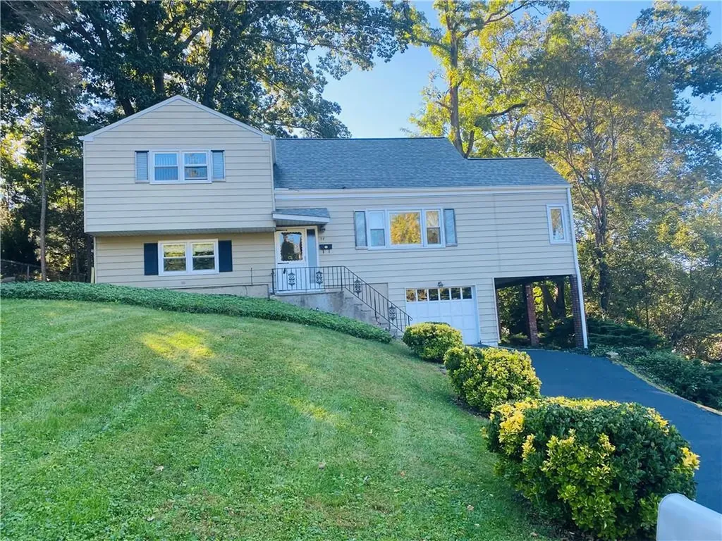 38 Pamela Lane Valhalla NY 10595
