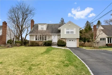 17 Pasadena Road Bronxville NY 10708