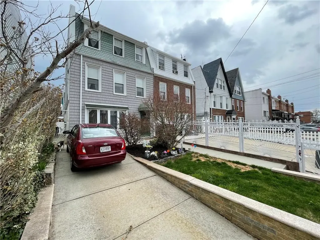 238 Calhoun Avenue Bronx NY 10465