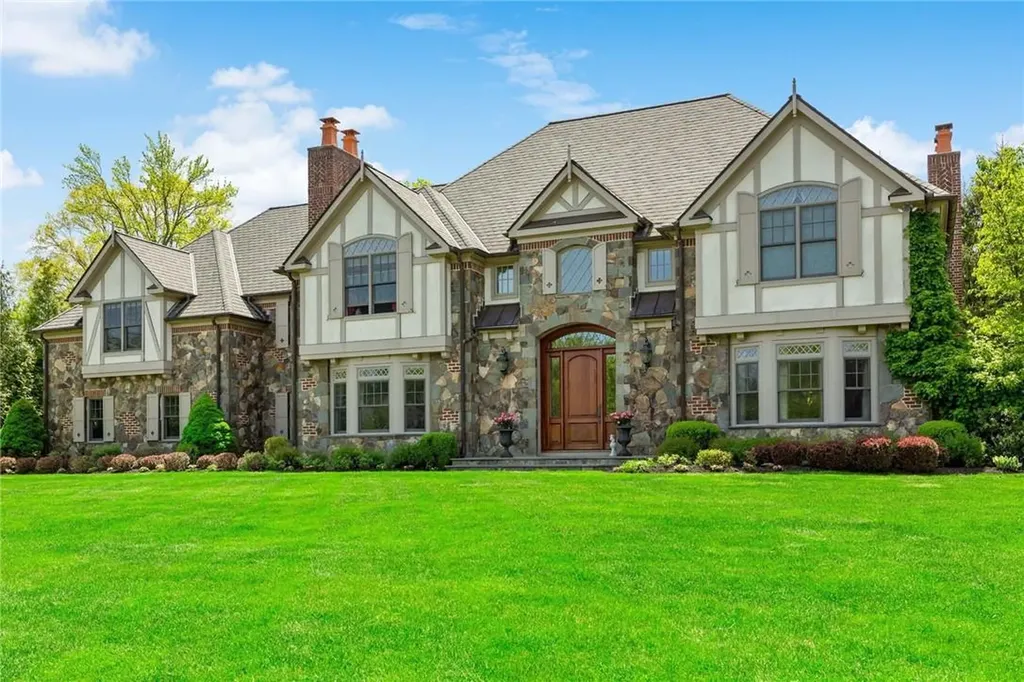 8 Brittany Close Scarsdale NY 10583