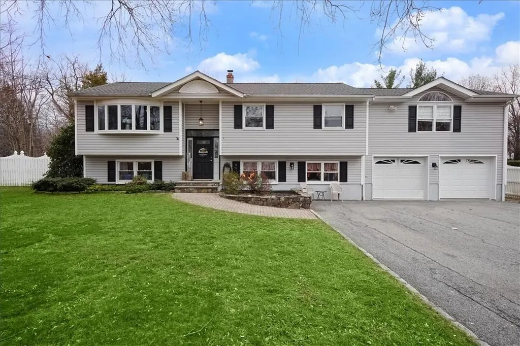 80 Friendly Road Mahopac NY 10541