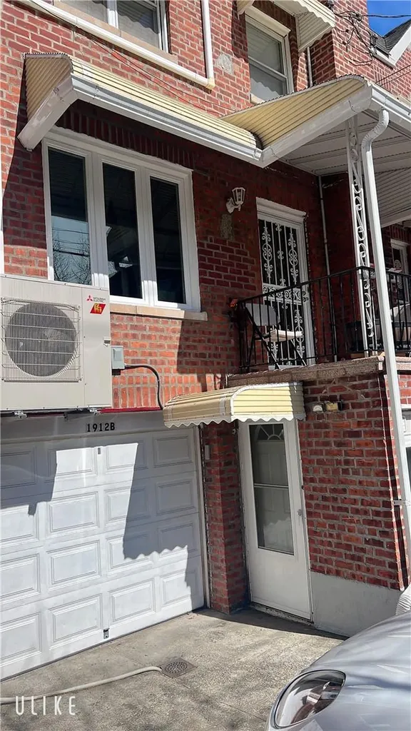 1912 Radcliff Avenue Bronx NY 10462
