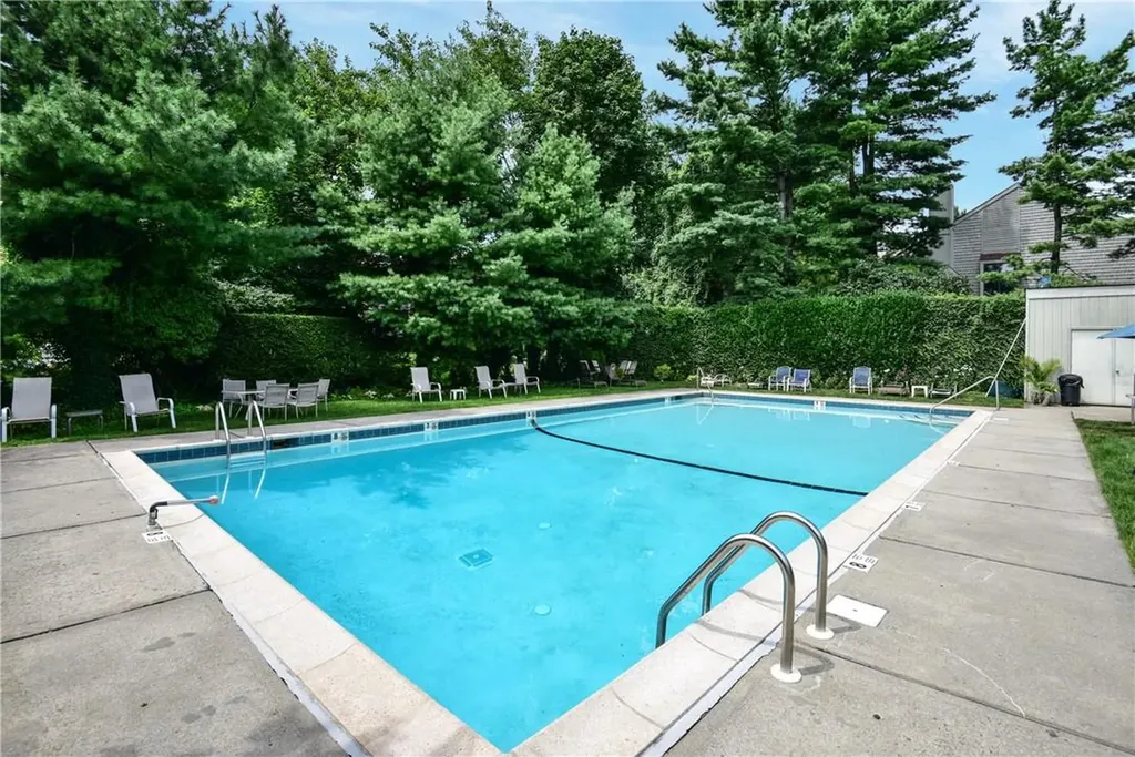 11 Pineridge Road Larchmont NY 10538