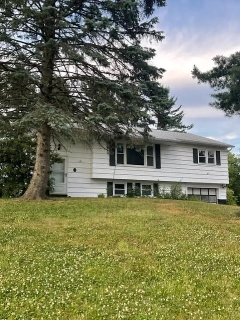 3 Dutchess Court Newburgh NY 12550