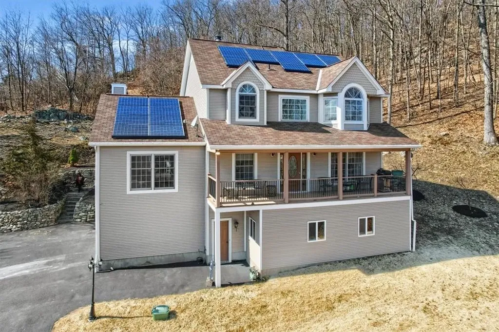 56 Hillside Avenue New Windsor NY 12553