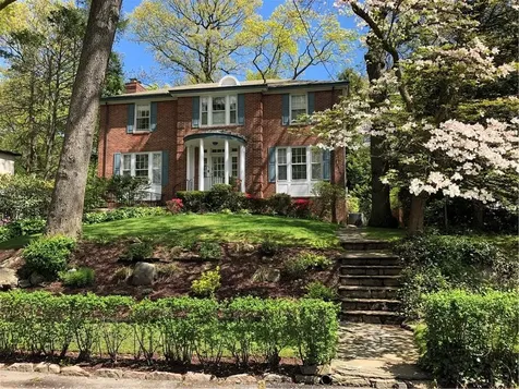 87 Parkway W Mount Vernon NY 10552
