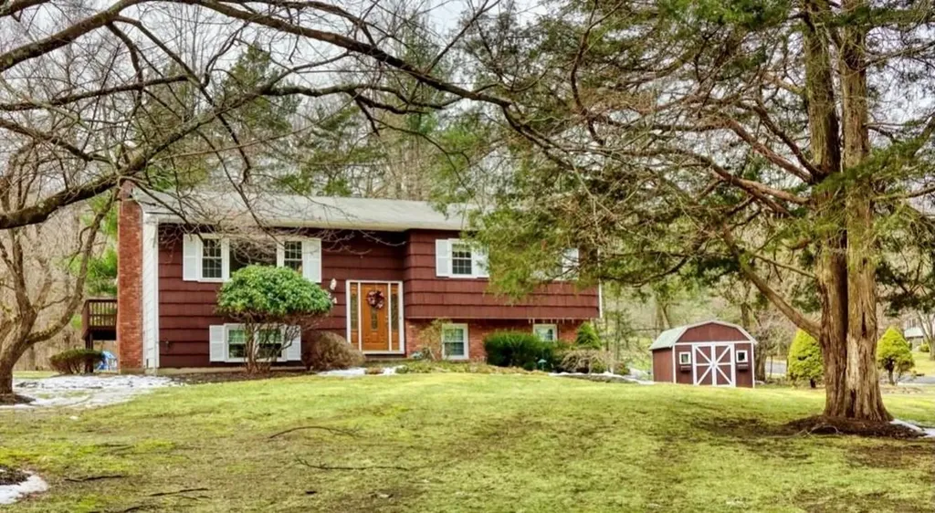 24 Sandy Brook Drive Spring Valley NY 10977