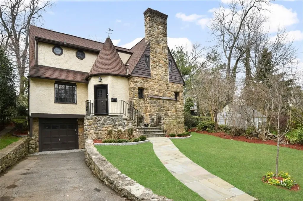 2 Concord Avenue Larchmont NY 10538