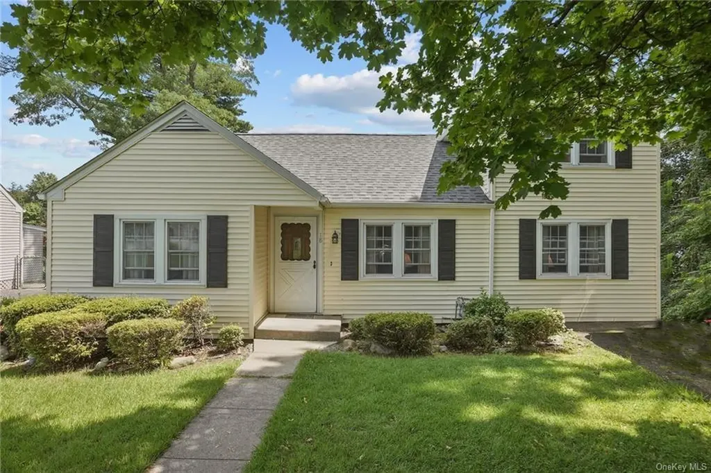 18 Sunset Drive New Windsor NY 12553