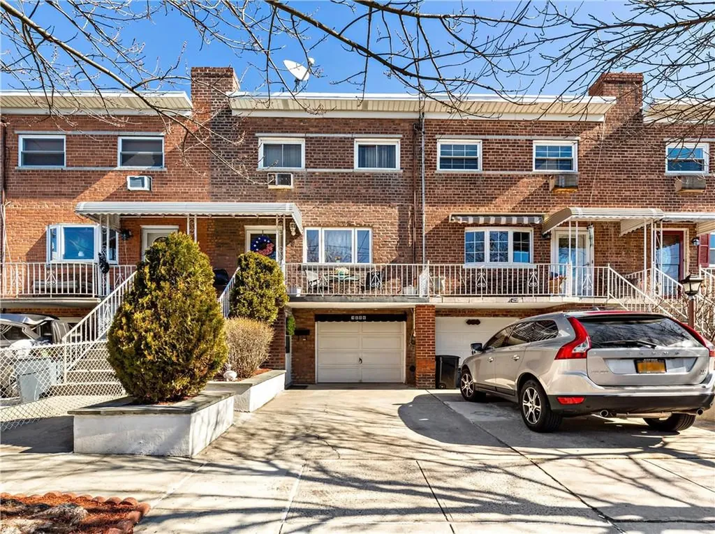1006 Vincent Avenue Bronx NY 10465