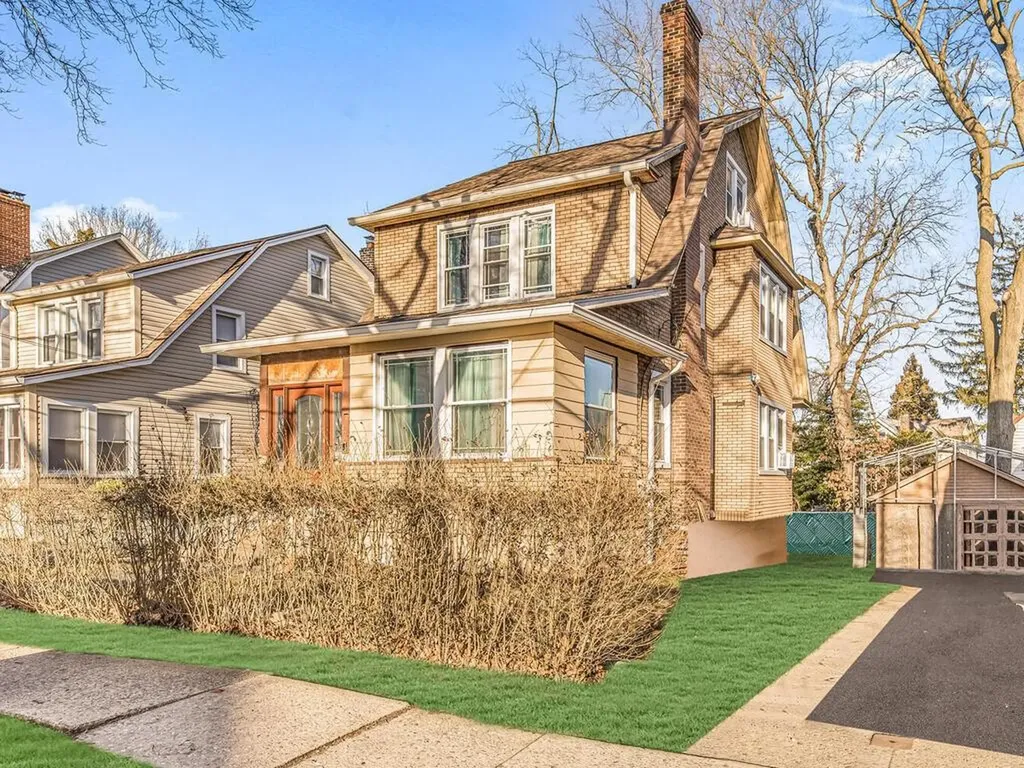 687 S 5th Avenue Mount Vernon NY 10550