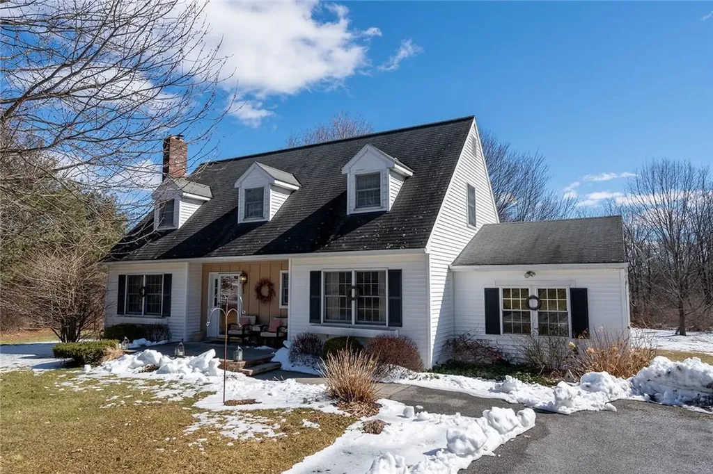 15 Green Way Milton NY 12547