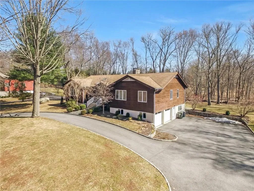 35 Memory Lane Mahopac NY 10541