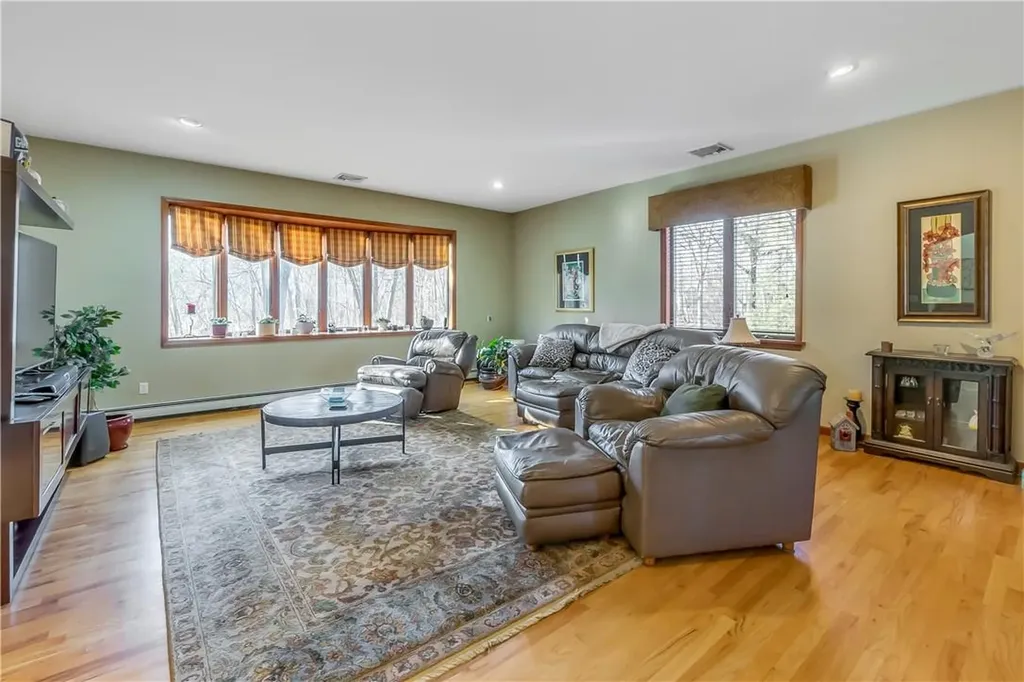 35 Memory Lane Mahopac NY 10541
