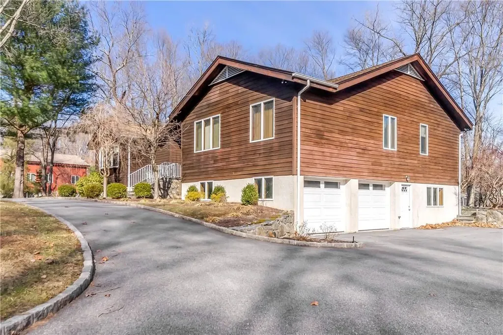 35 Memory Lane Mahopac NY 10541