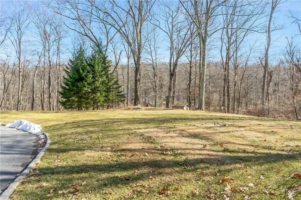 35 Memory Lane Mahopac NY 10541