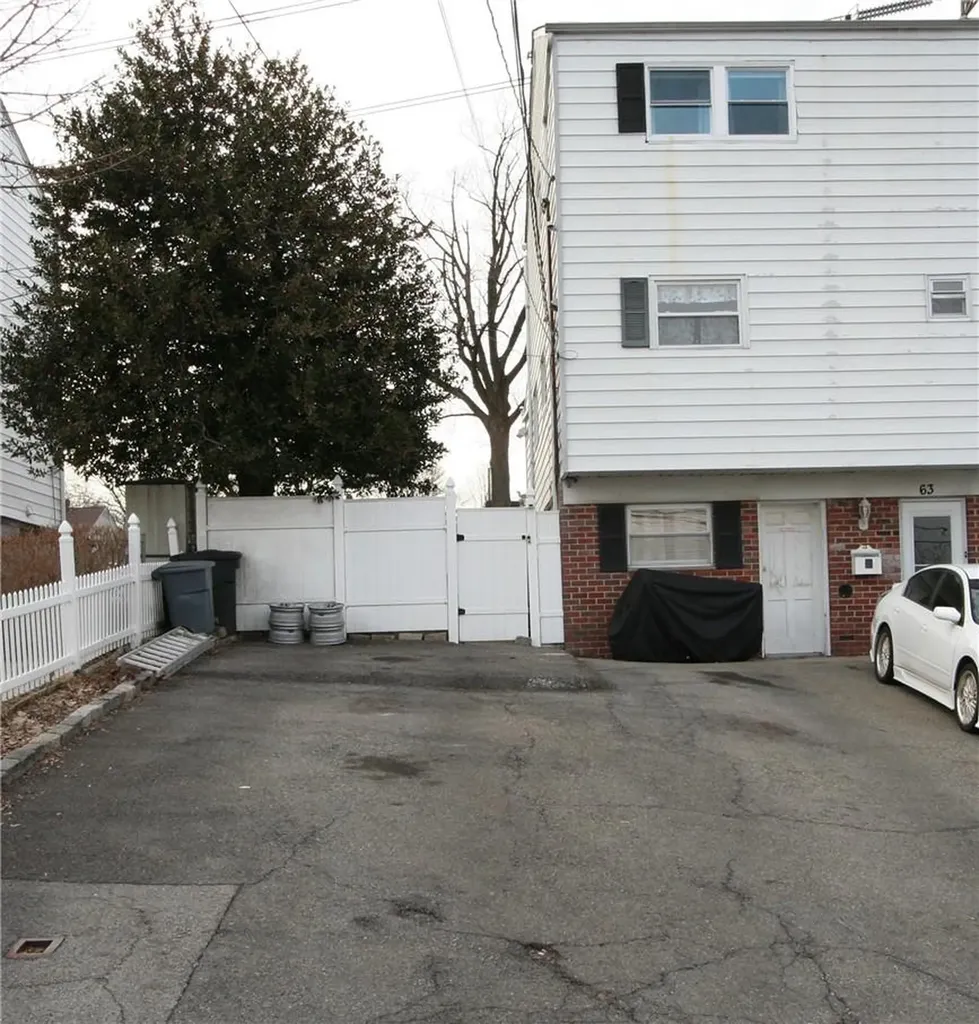 63 Elissa Lane Yonkers NY 10710