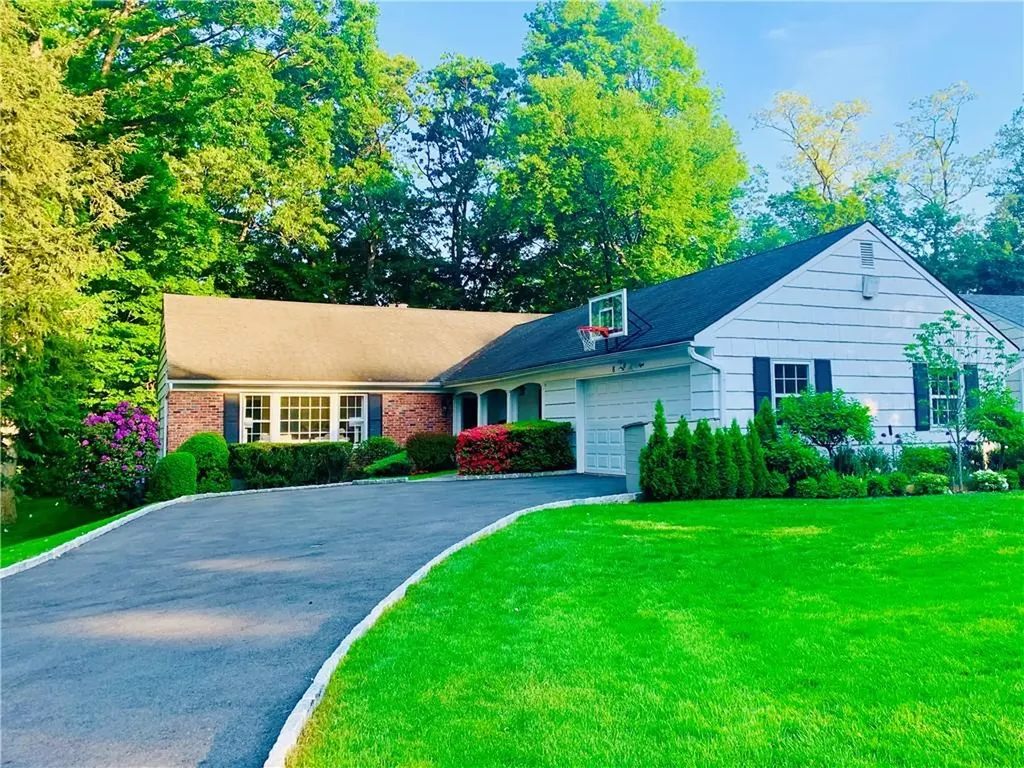 8 Boulder Brook Road Scarsdale NY 10583