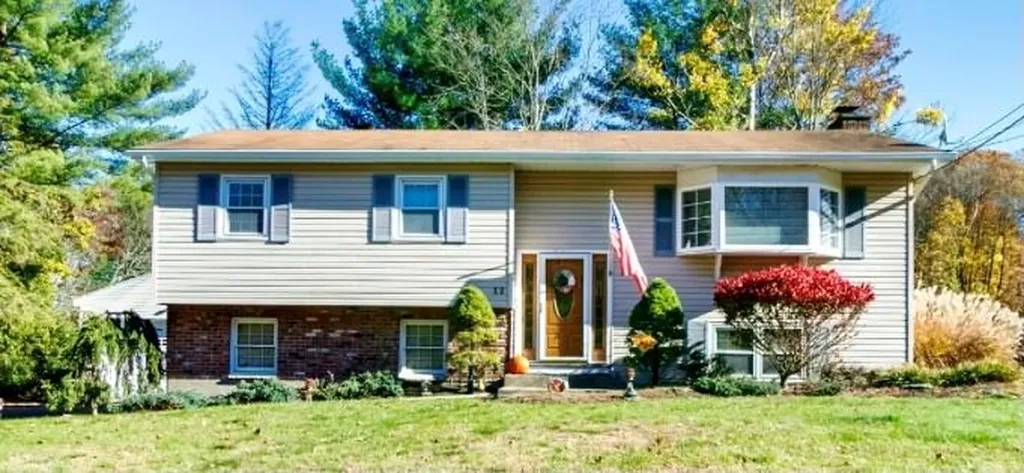 12 Pennington Way Spring Valley NY 10977
