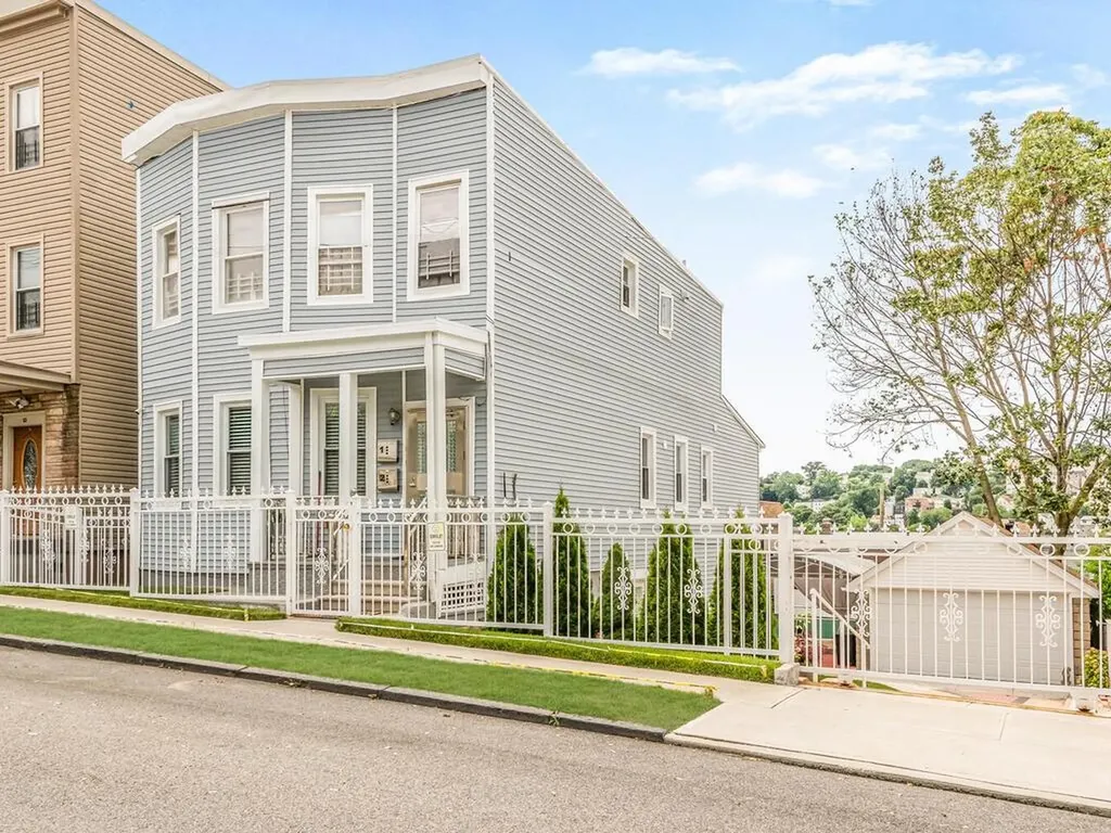25 Colin Street Yonkers NY 10701