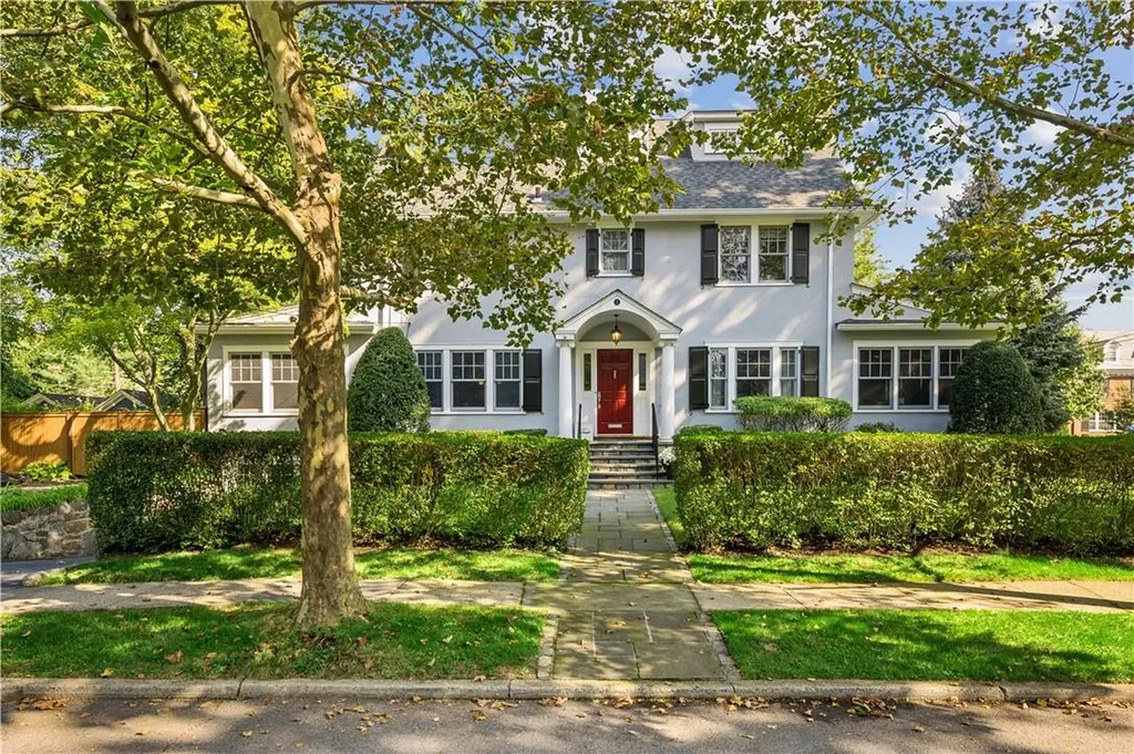1 Thompson Place Larchmont NY 10538