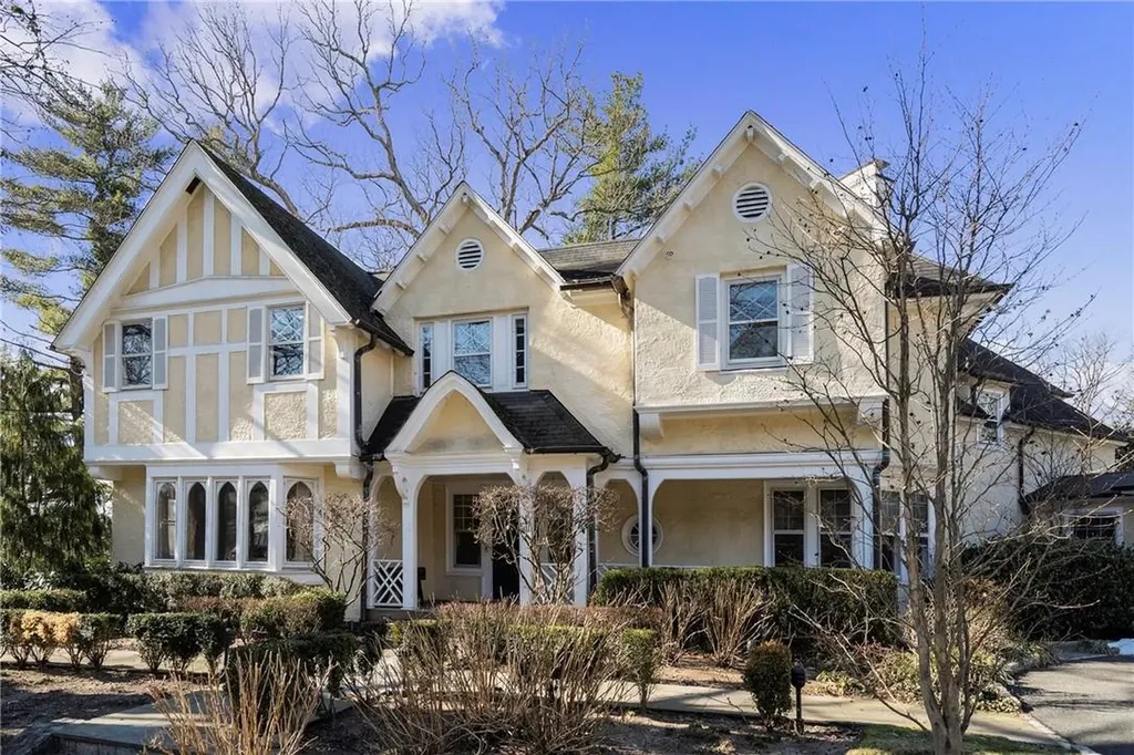 81 Tanglewylde Avenue Bronxville NY 10708