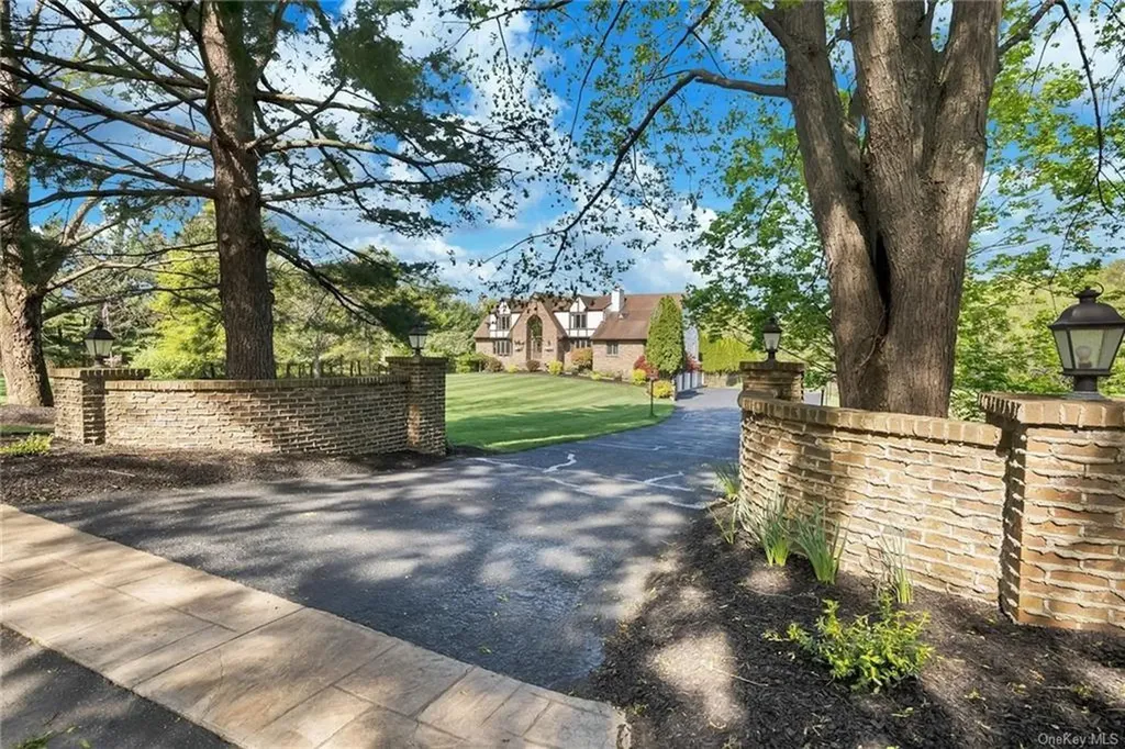 15 Arbor Road Campbell Hall NY 10916