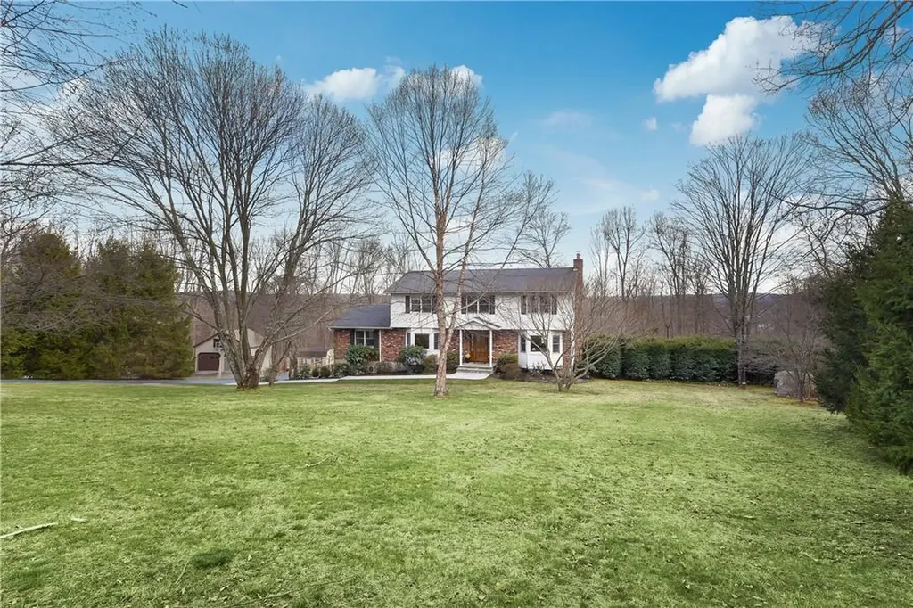 16 Londonderry Lane Somers NY 10589