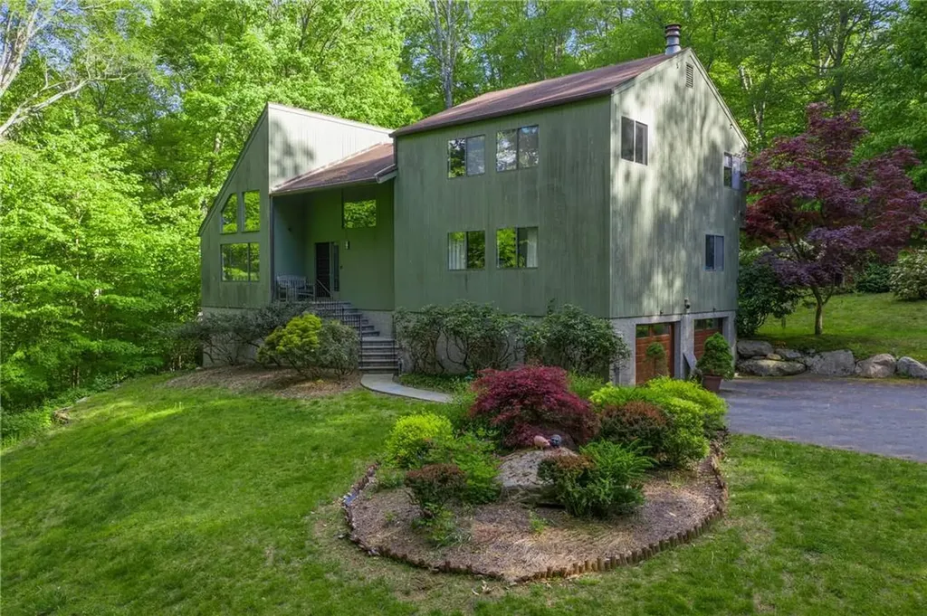 56 Indian Hill Road Pound Ridge NY 10576