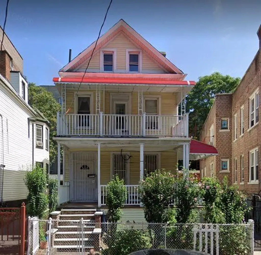321 E 196th Street Bronx NY 10458