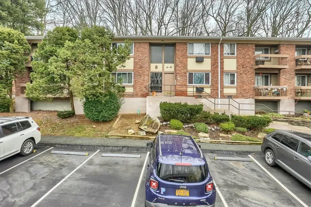 8 N James Street Peekskill NY 10566