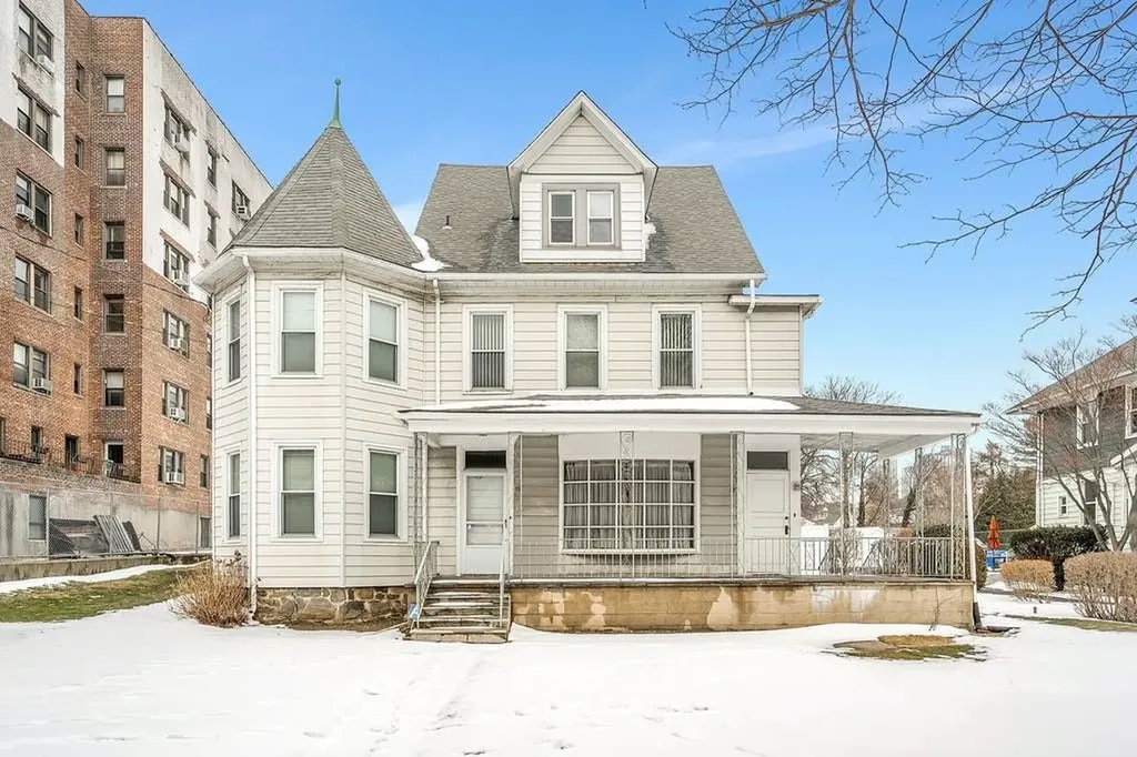 35 Trinity Place New Rochelle NY 10805