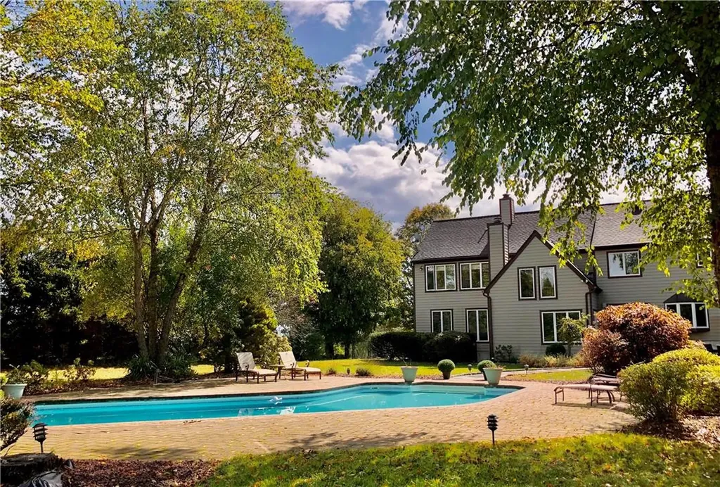 25 Watergate Drive Amawalk NY 10501