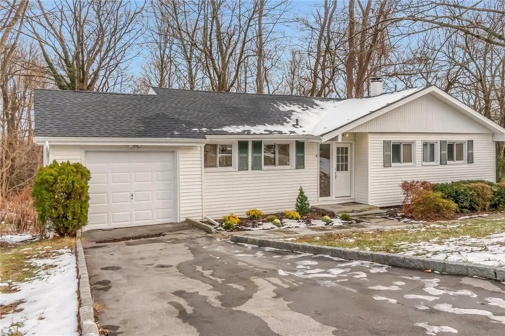 4 Stonewall Circle White Plains NY 10607