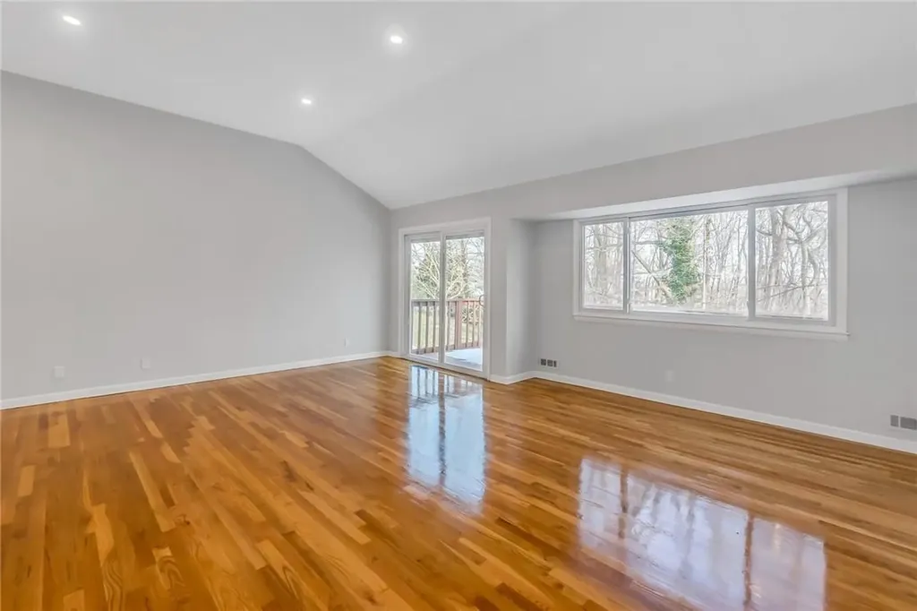 4 Stonewall Circle White Plains NY 10607