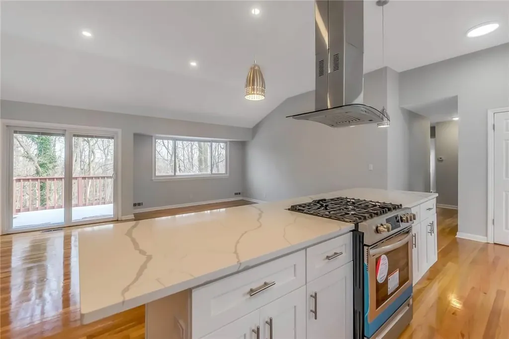 4 Stonewall Circle White Plains NY 10607