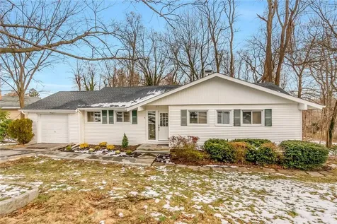 4 Stonewall Circle White Plains NY 10607