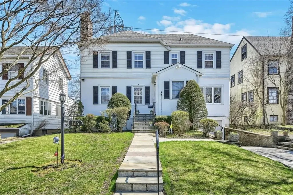 125 Gramatan Drive Yonkers NY 10701