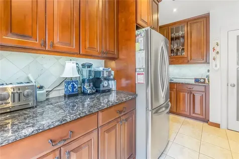 8 Parkway Drive Pelham NY 10803