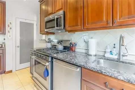 8 Parkway Drive Pelham NY 10803