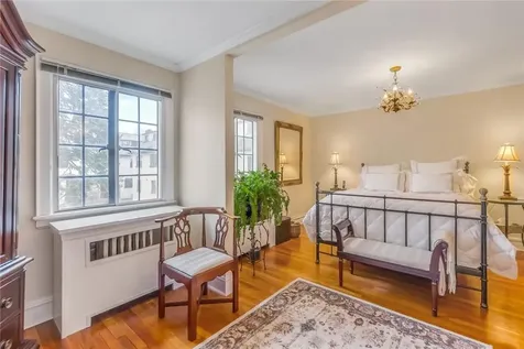 8 Parkway Drive Pelham NY 10803