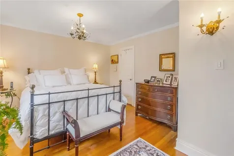 8 Parkway Drive Pelham NY 10803