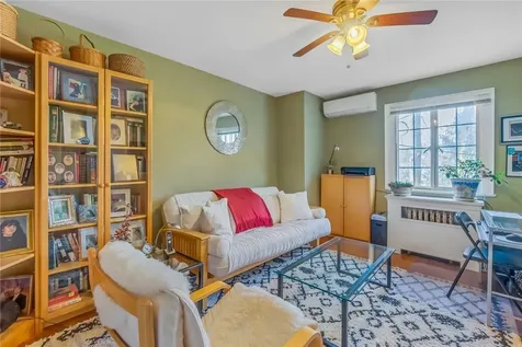 8 Parkway Drive Pelham NY 10803