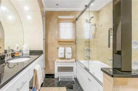 8 Parkway Drive Pelham NY 10803