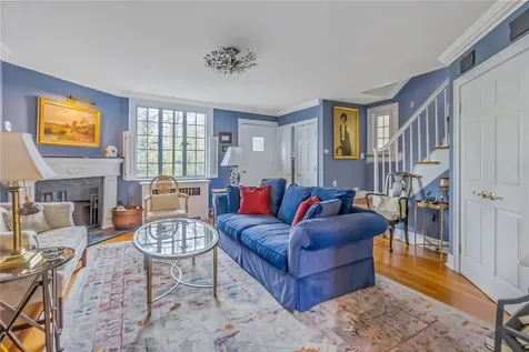8 Parkway Drive Pelham NY 10803