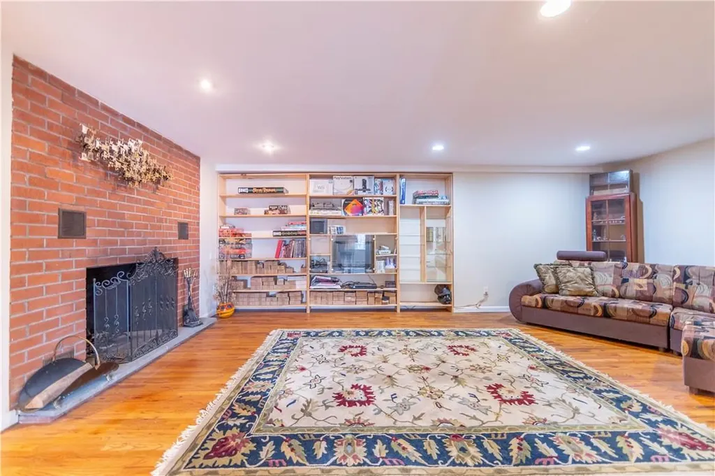26 Roberts Lane Yonkers NY 10701
