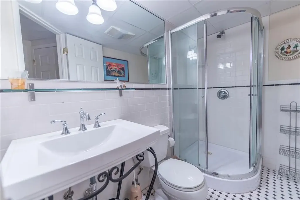 26 Roberts Lane Yonkers NY 10701
