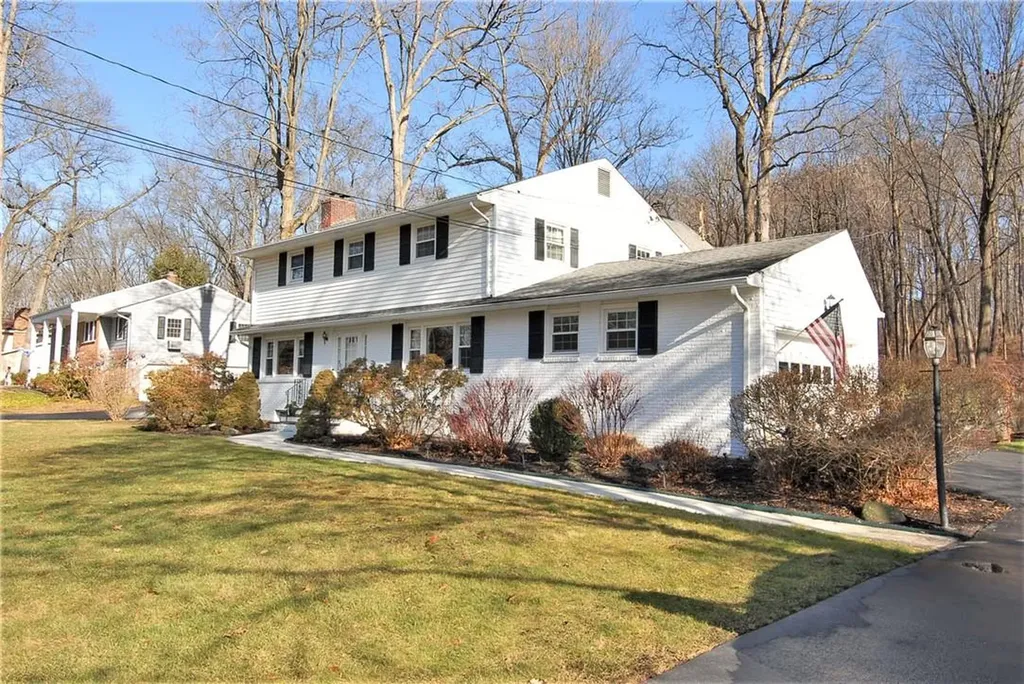 55 Pembroke Drive Poughkeepsie NY 12603