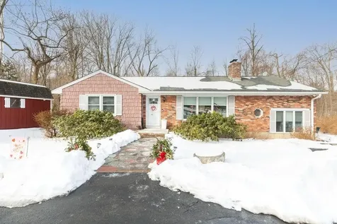 32 Lacona Road Mahopac NY 10541